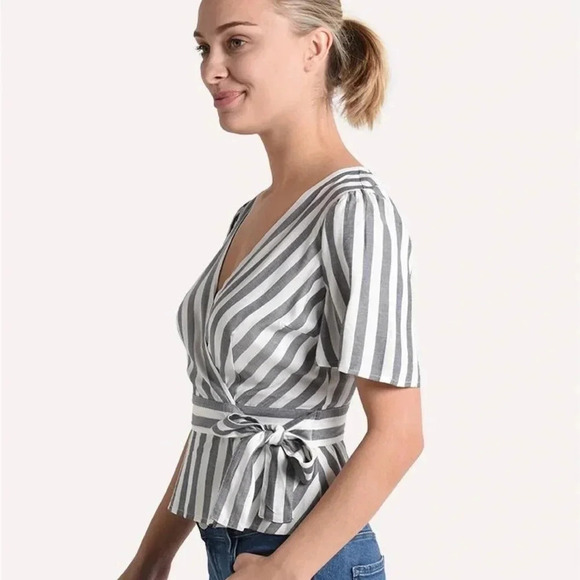 BB DAKOTA Women's Wrappers Delight Stripe Wrap Top - Picture 4 of 15